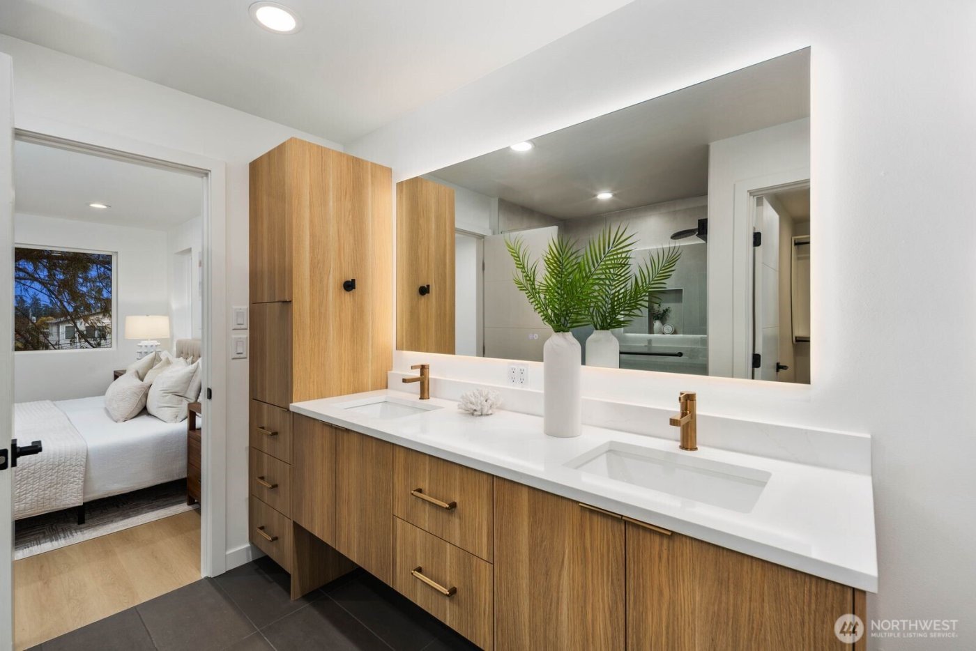 939 N 87th Street #A, Seattle, WA 98103