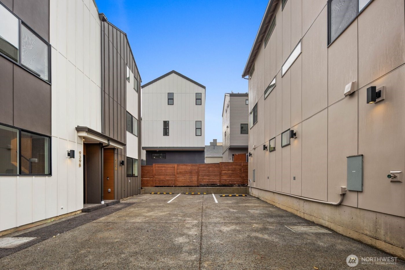 939 N 87th Street #A, Seattle, WA 98103