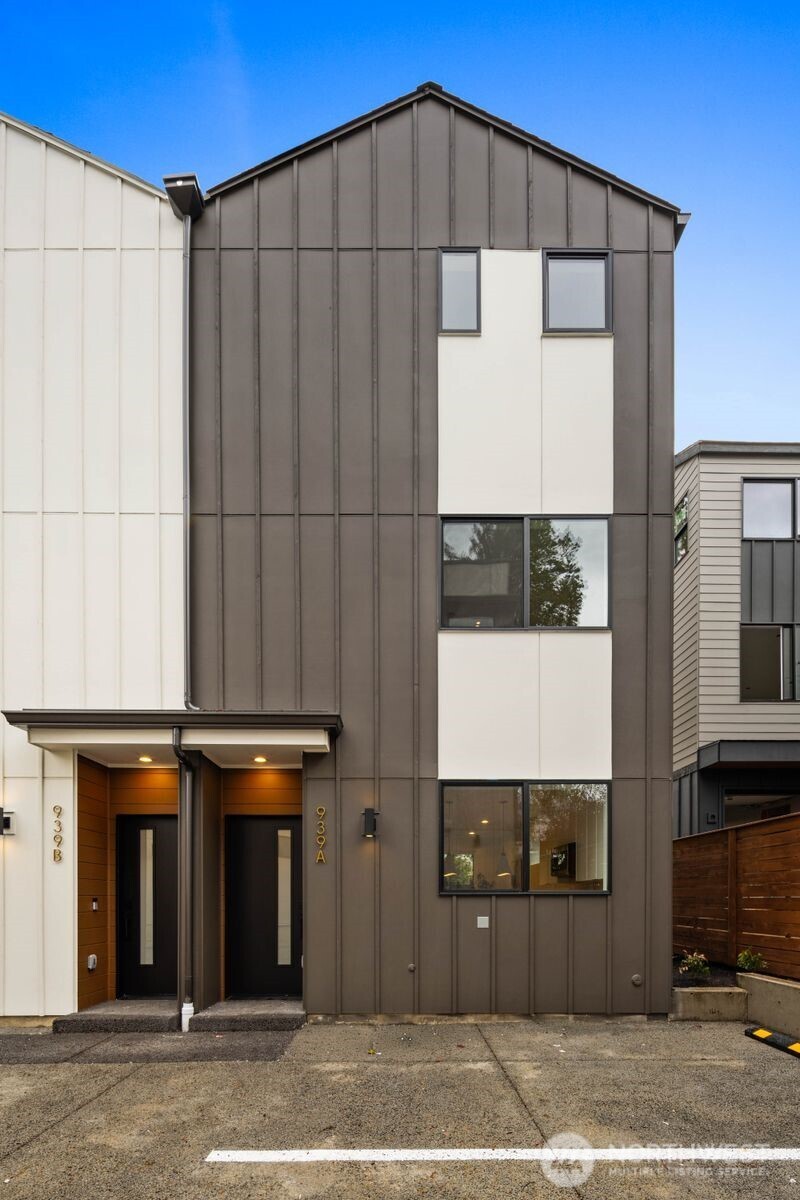 939 N 87th Street #A, Seattle, WA 98103