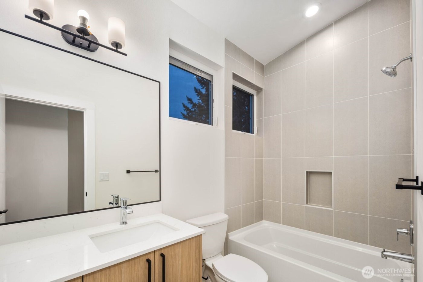 548 S Cloverdale Street #D, Seattle, WA 98108