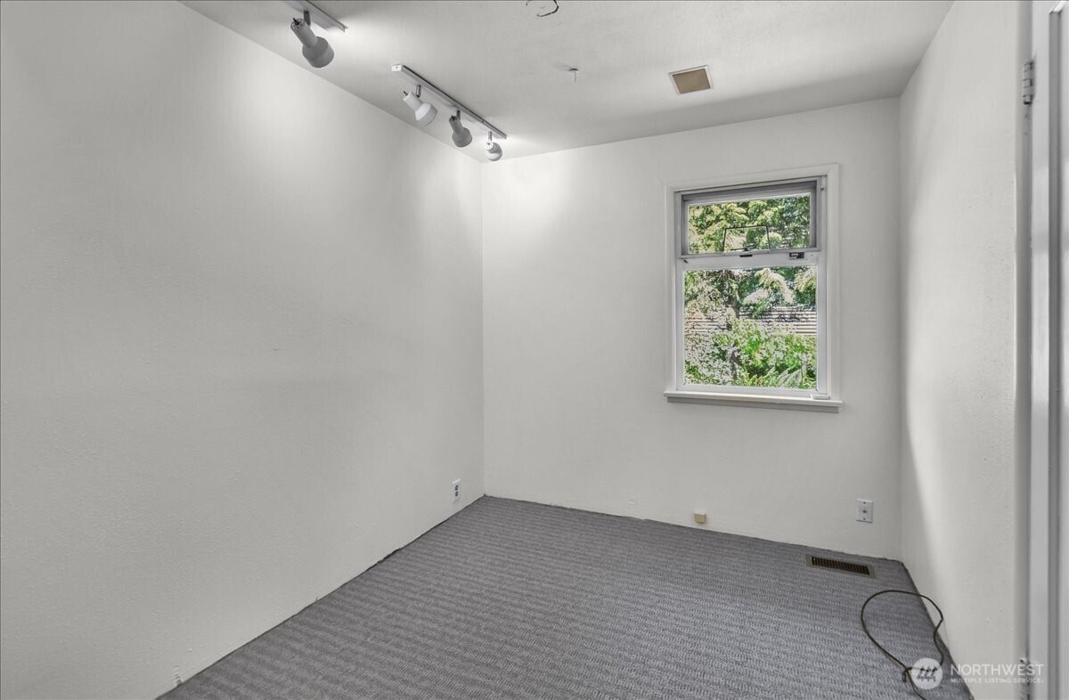 7523 220th Street SW, Edmonds, WA 98026