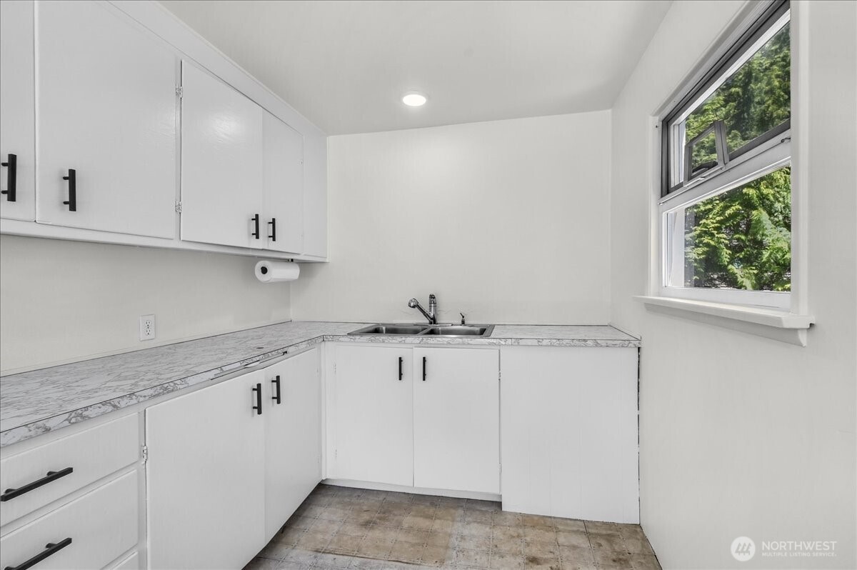 7523 220th Street SW, Edmonds, WA 98026