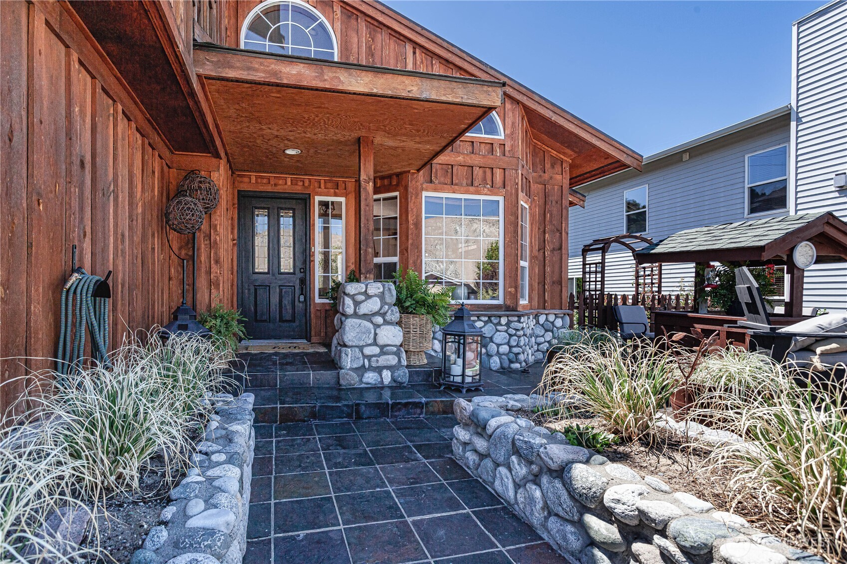 170 E Entiat Drive , Orondo, WA 98843