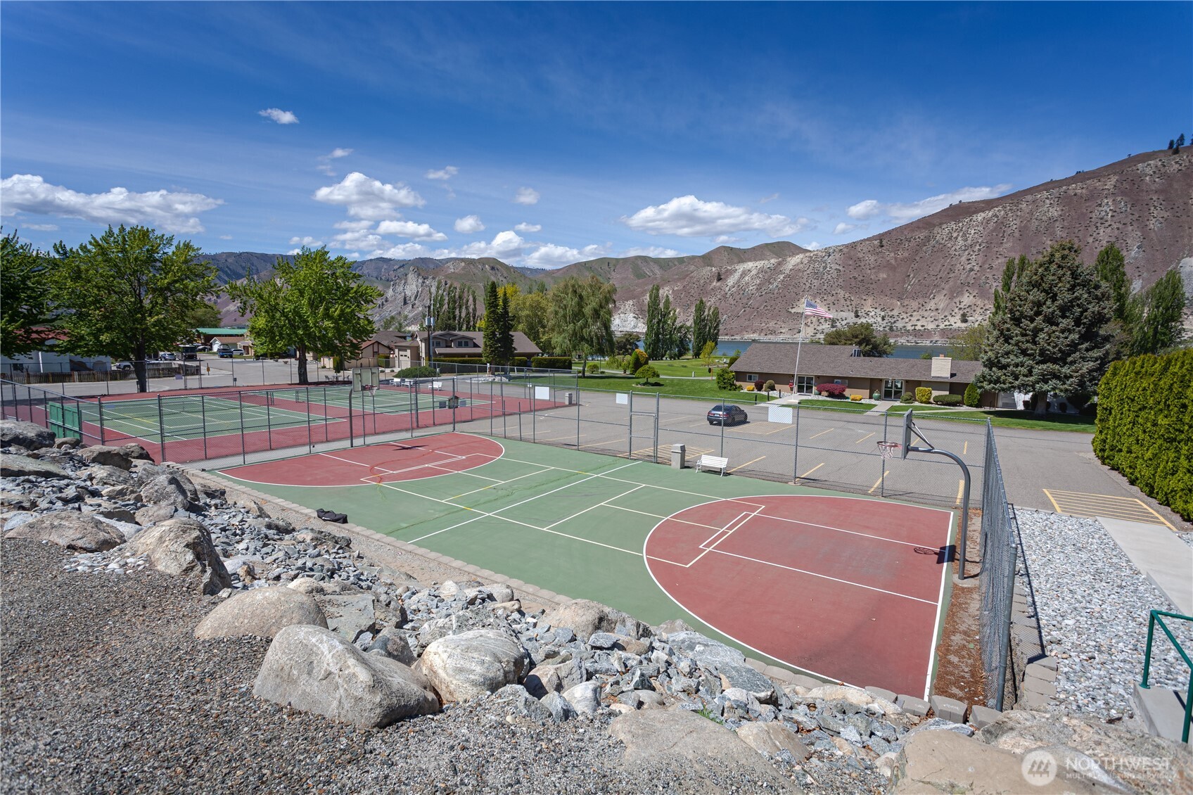 170 E Entiat Drive , Orondo, WA 98843
