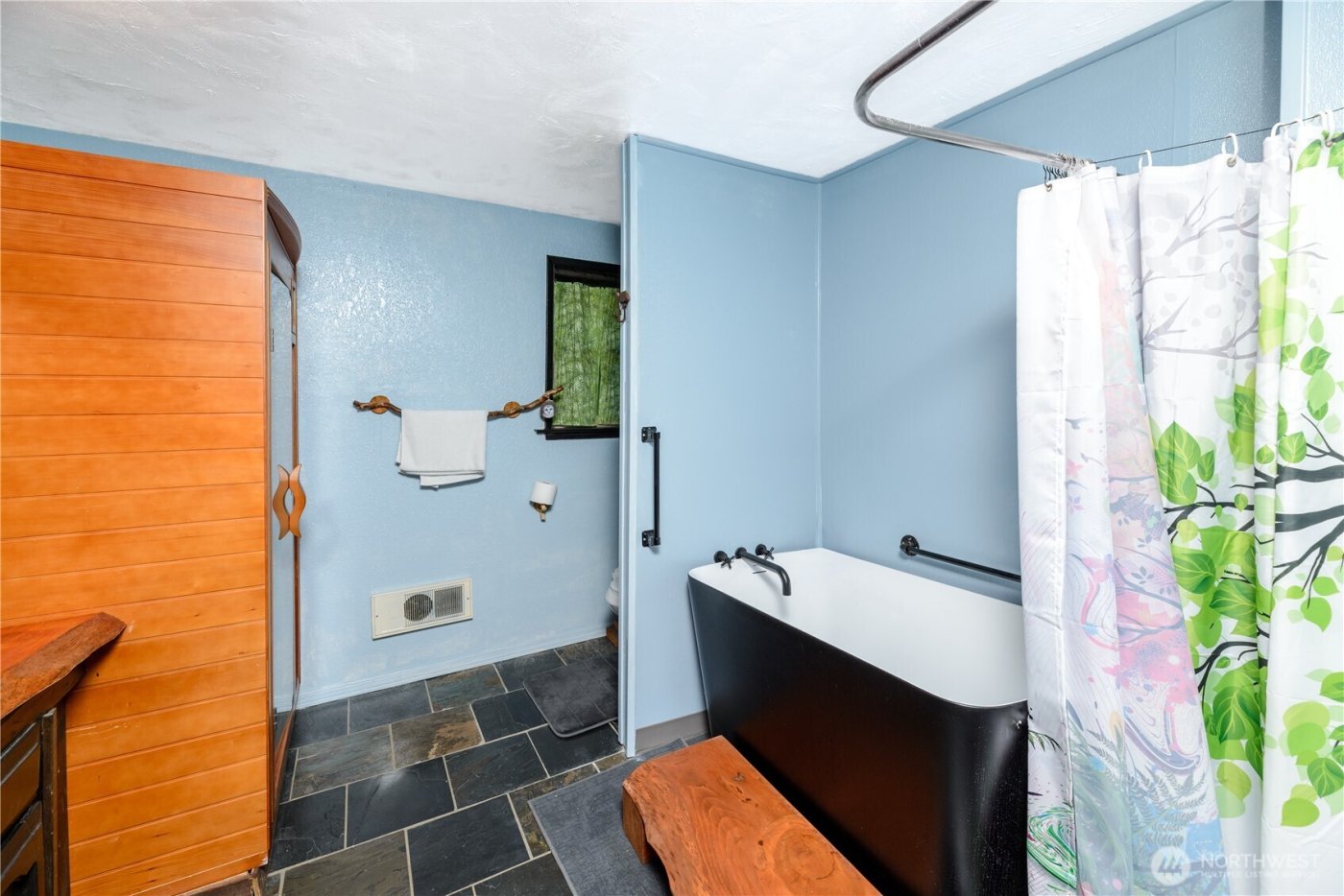 323 Hulse Road , Port Angeles, WA 98362