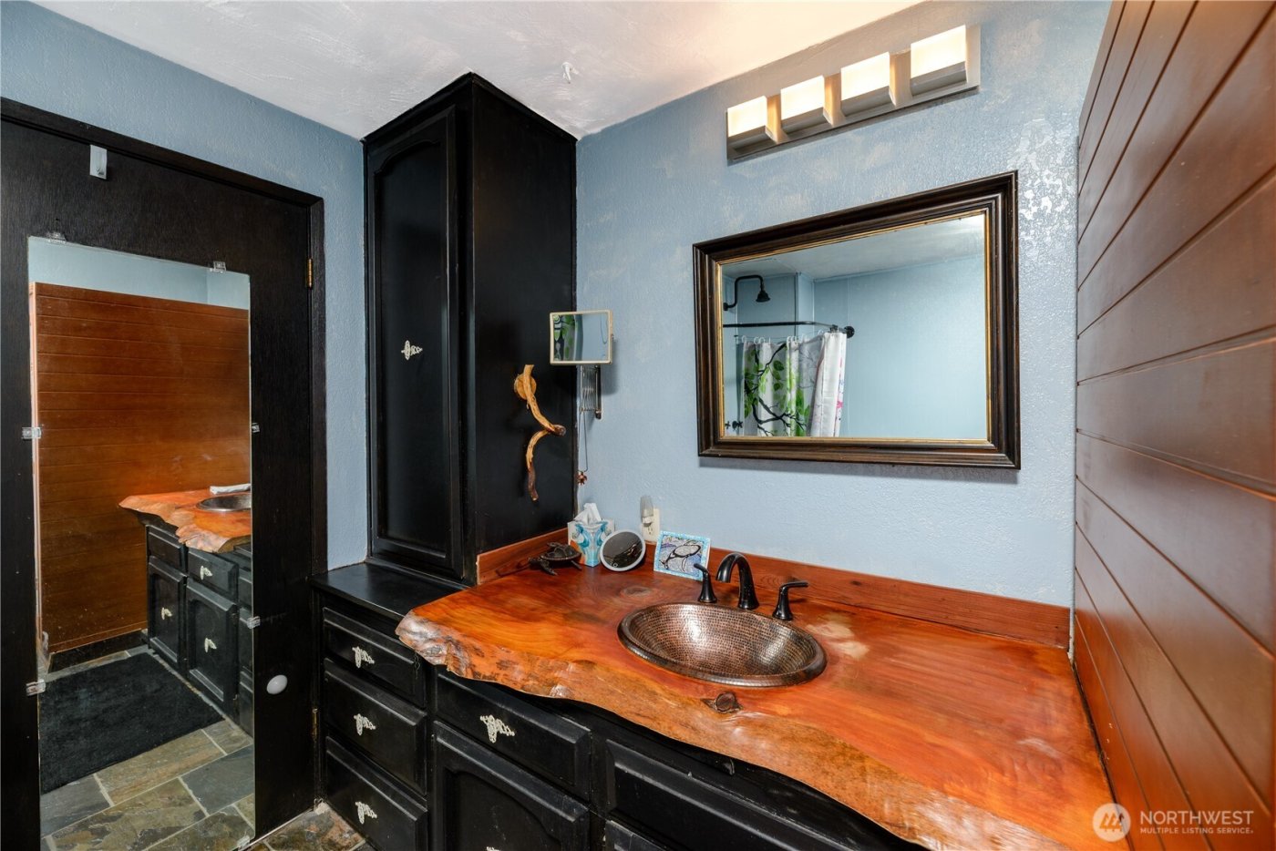 323 Hulse Road , Port Angeles, WA 98362