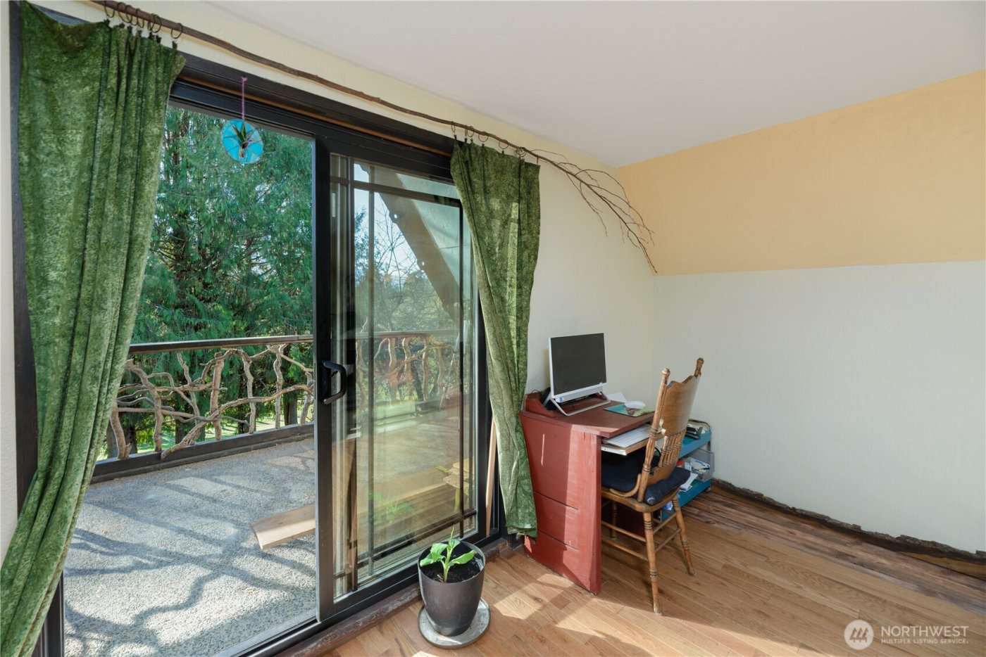 323 Hulse Road , Port Angeles, WA 98362