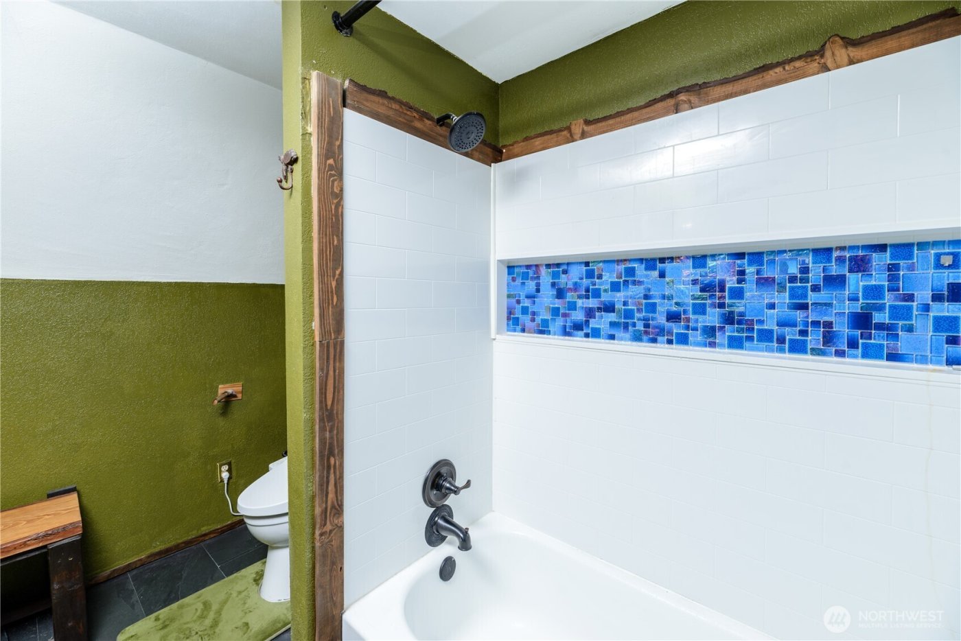 323 Hulse Road , Port Angeles, WA 98362