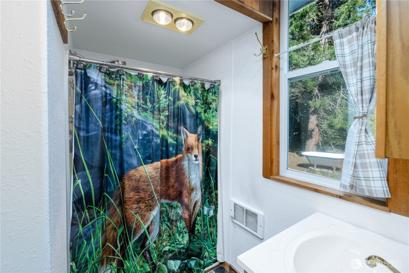 51 Gunn Road , Port Angeles, WA 98362