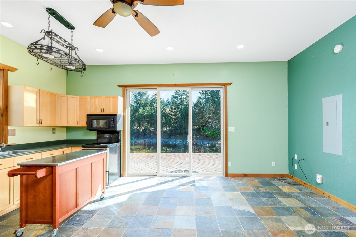 51 Gunn Road , Port Angeles, WA 98362