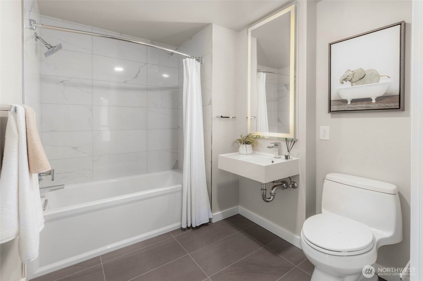 450 S Main St #901, Seattle, WA 98104