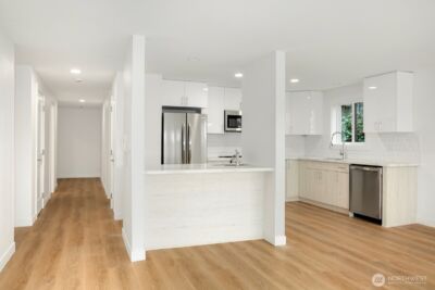 1028 Lakeview Boulevard E #4, Seattle, WA 98102 - Photo 6