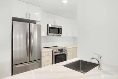 1028 Lakeview Boulevard E #4, Seattle, WA 98102 - Photo 7