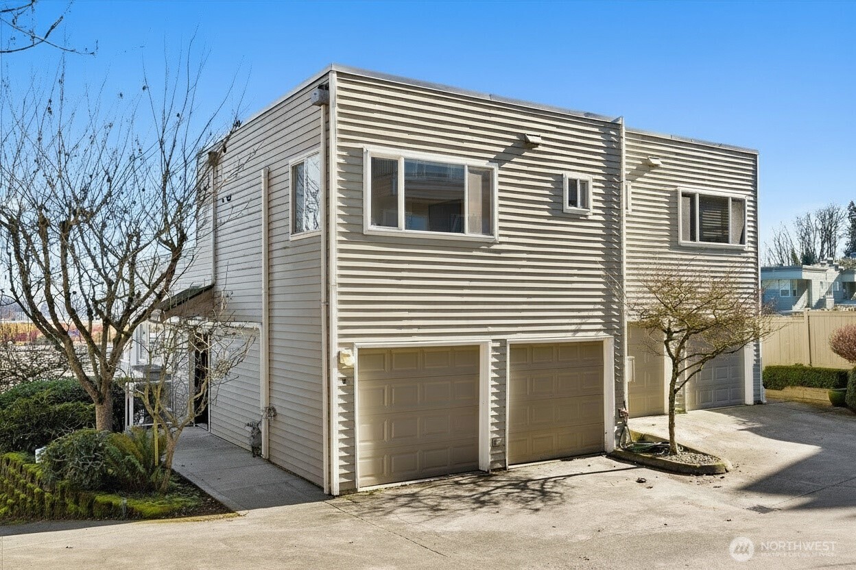 2325 Harbor Avenue SW #B1, Seattle, WA 98126-2076