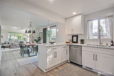 11271 35th Avenue SW, Seattle, WA 98146 - Photo 2