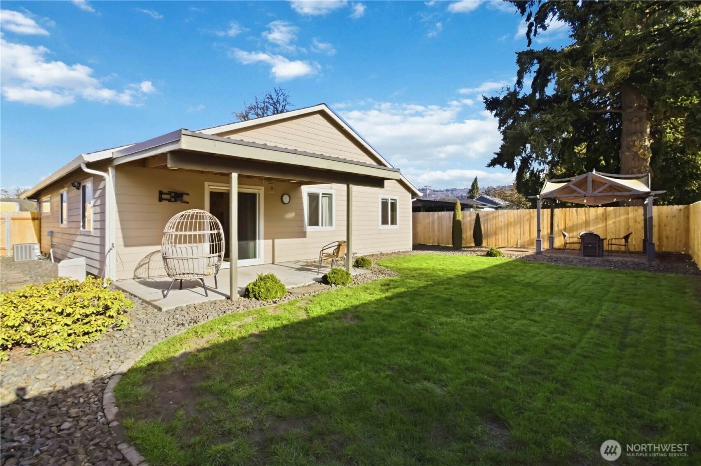 2406 34th Avenue , Longview, WA 98632