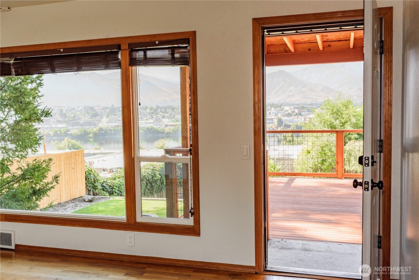 1218 N Ashland , East Wenatchee, WA 98802