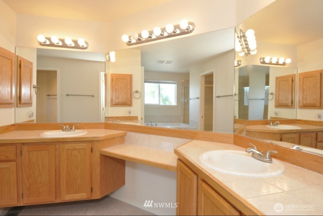 12717 SE 301st Street , Auburn, WA 98092