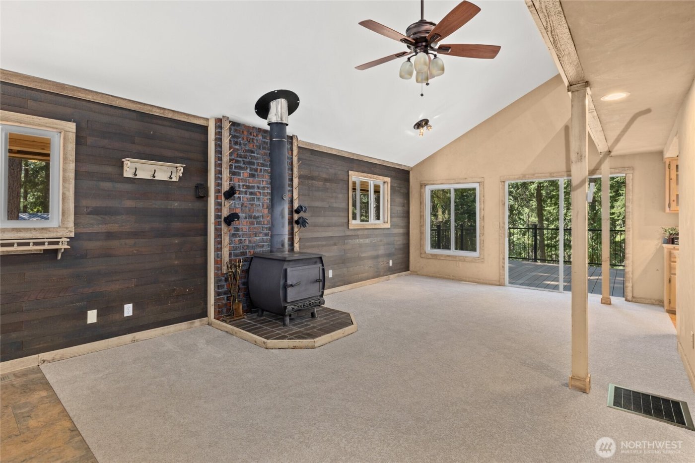 221 W Lakedale Drive , Ronald, WA 98940
