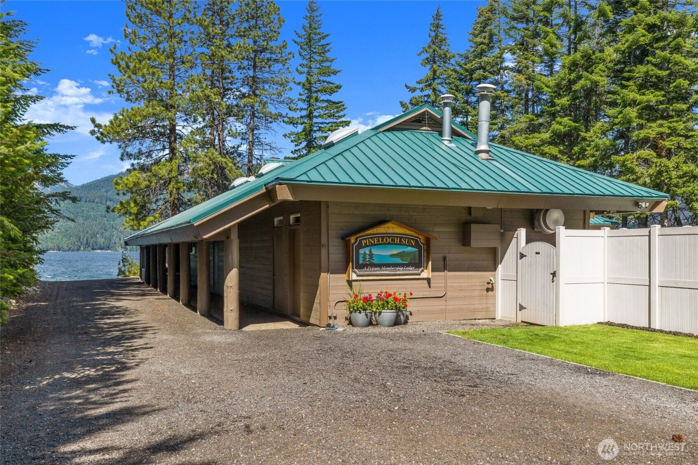 221 W Lakedale Drive , Ronald, WA 98940