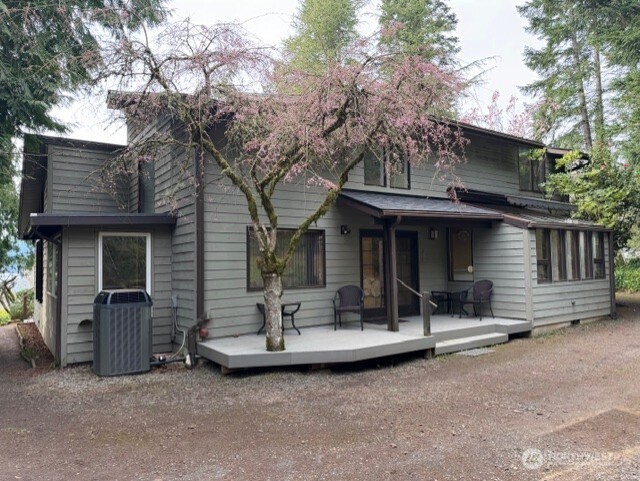 2560 NW Canal View Way , Poulsbo, WA 98370