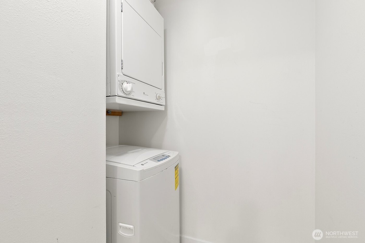 705 E Republican St #303, Seattle, WA 98012