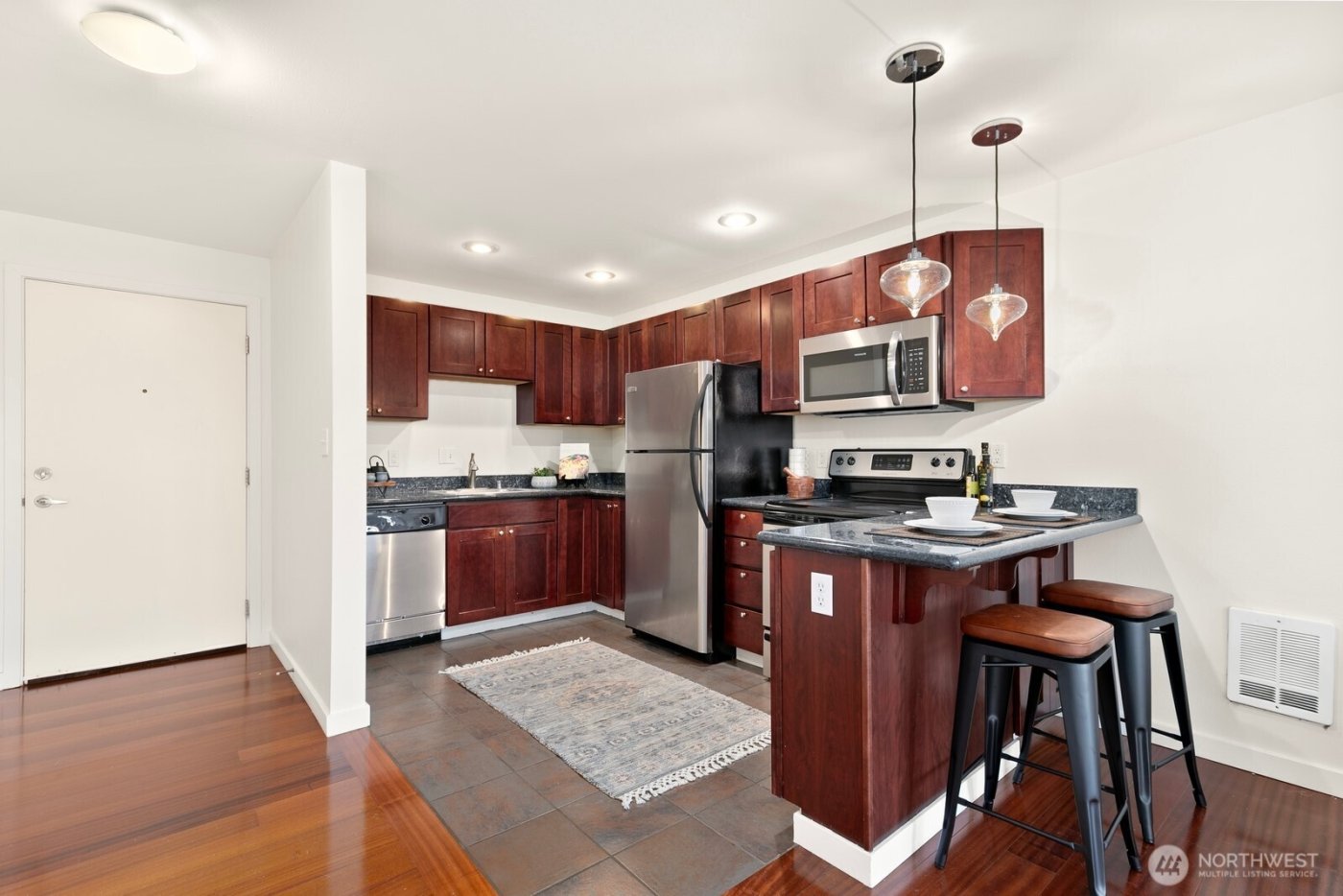705 E Republican St #303, Seattle, WA 98012