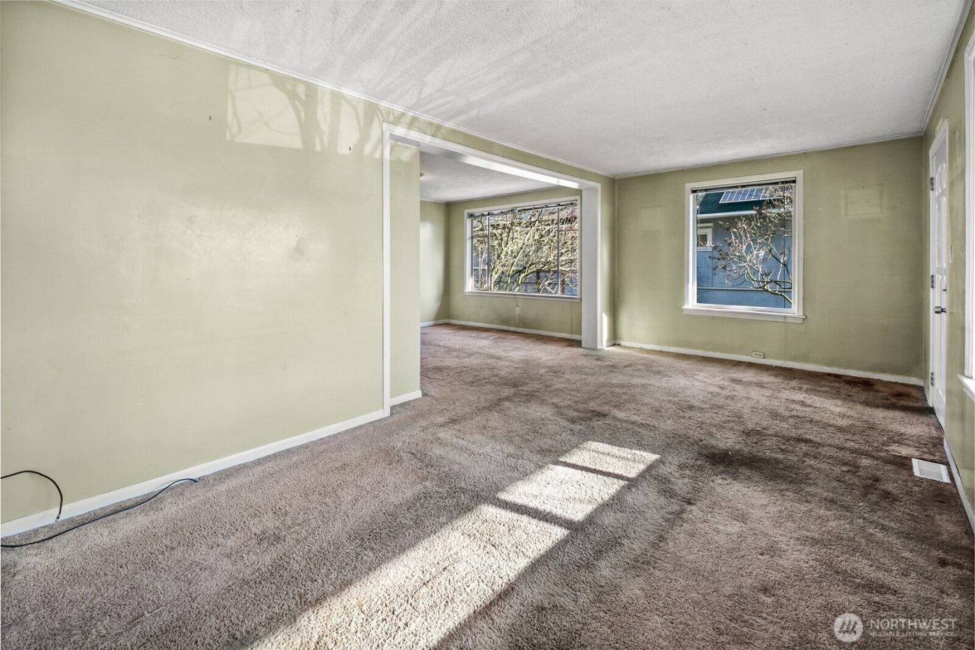 946 N 86th Street , Seattle, WA 98103