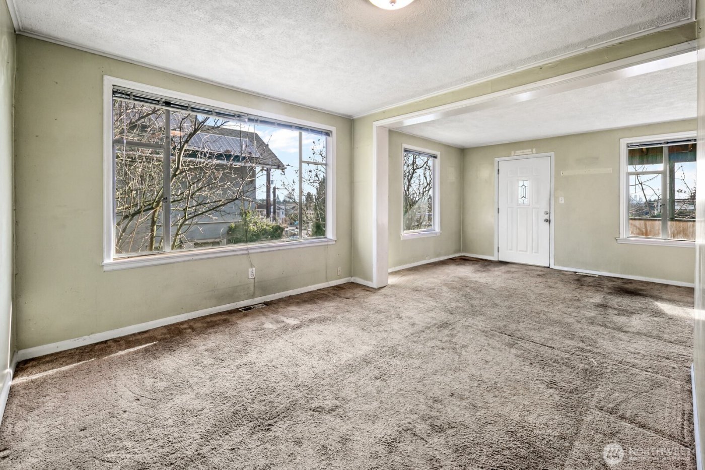 946 N 86th Street , Seattle, WA 98103