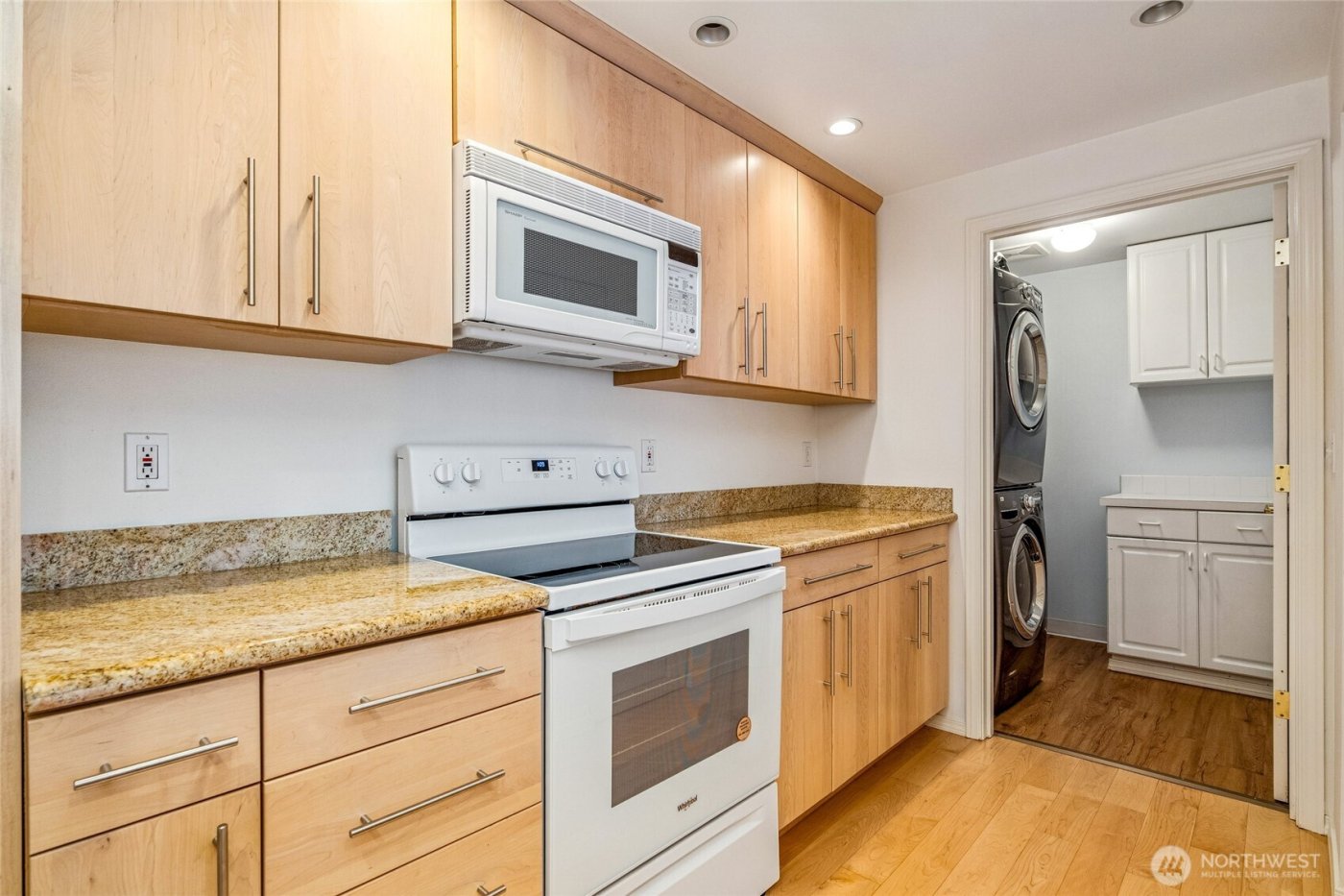 3221 SW Avalon Way #313, Seattle, WA 98126