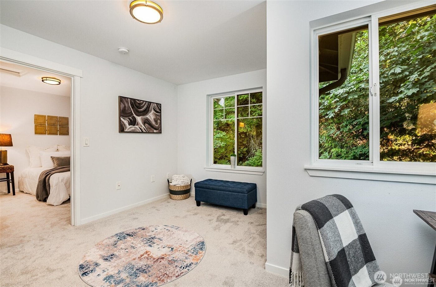 5523 Lakemont Boulevard SE #604, Bellevue, WA 98006