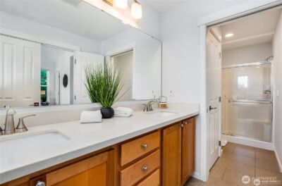 5523 Lakemont Boulevard SE #604, Bellevue, WA 98006 - Photo 24