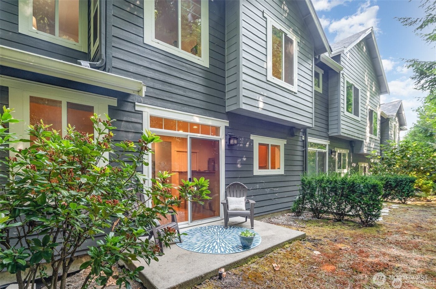 5523 Lakemont Boulevard SE #604, Bellevue, WA 98006