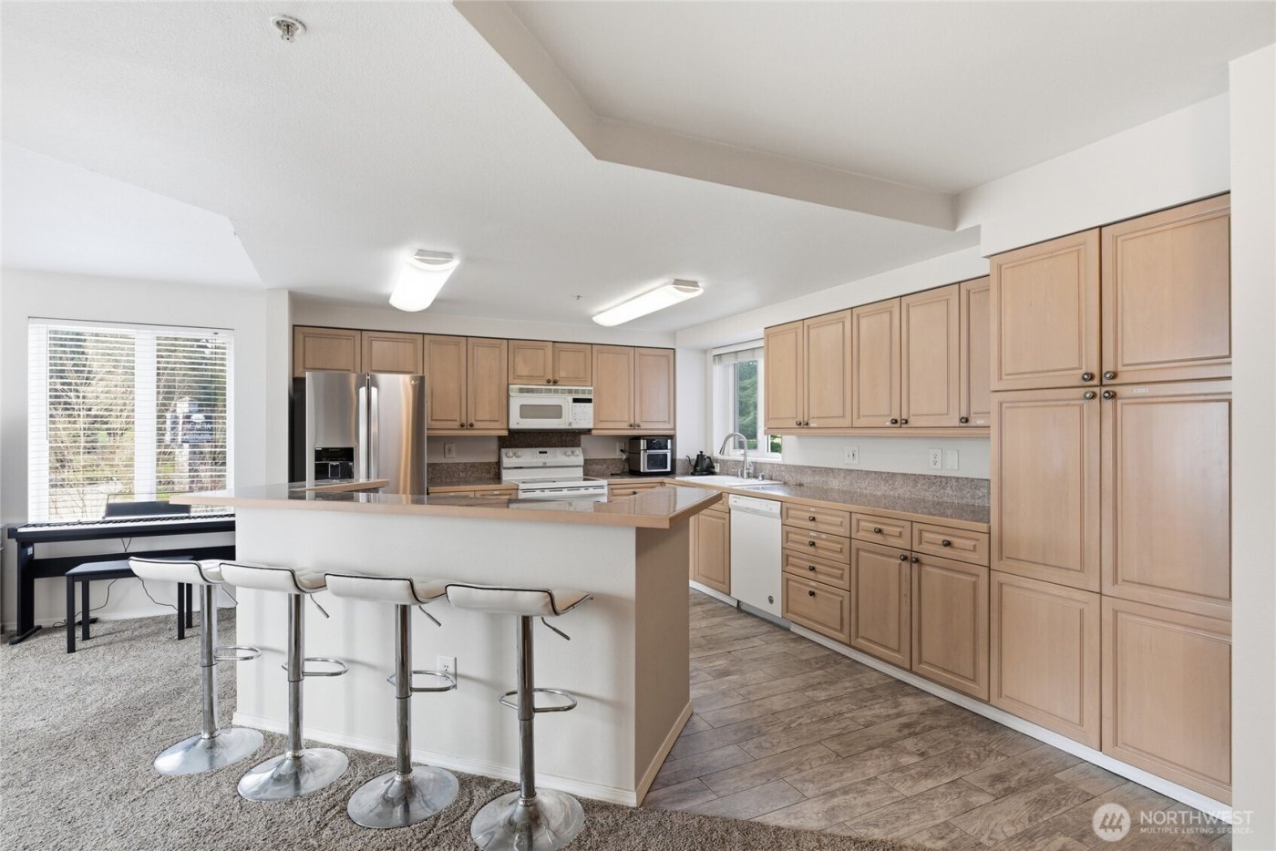 15020 Bothell Way NE #406, Lake Forest Park, WA 98155