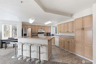 15020 Bothell Way NE #406, Lake Forest Park, WA 98155 - Photo 4