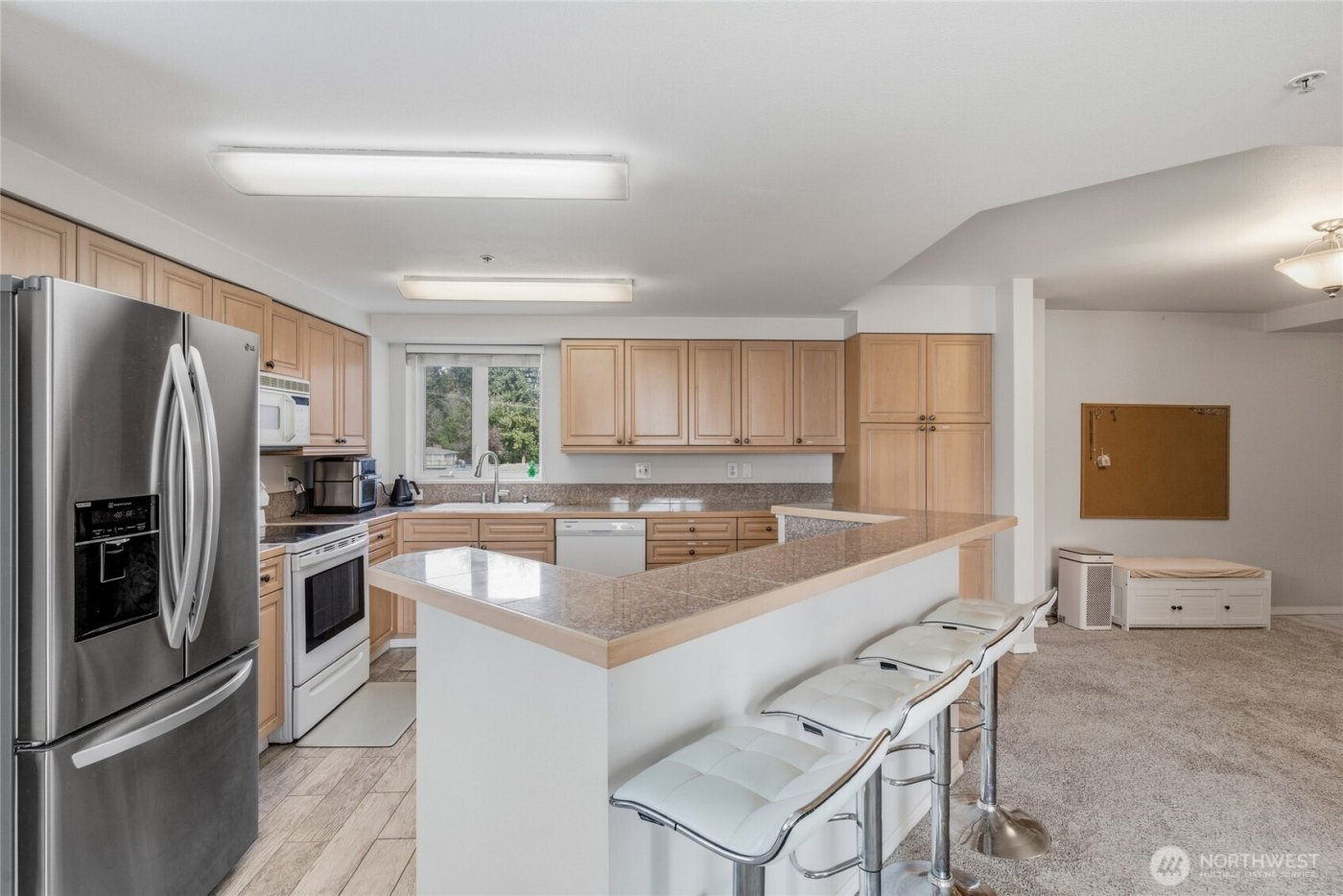 15020 Bothell Way NE #406, Lake Forest Park, WA 98155