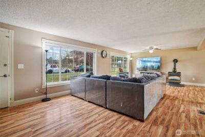 15720 120th Avenue SE, Renton, WA 98058 - Photo 2