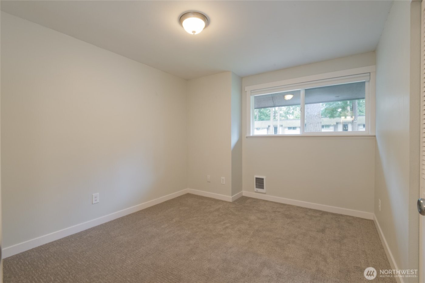 4601 SW 320th Street #C5, Federal Way, WA 98023-2400