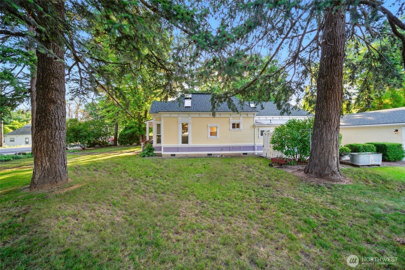 415 Preston Avenue , Waitsburg, WA 99361