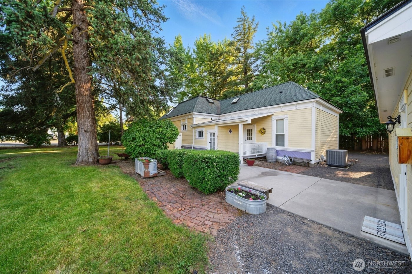 415 Preston Avenue , Waitsburg, WA 99361