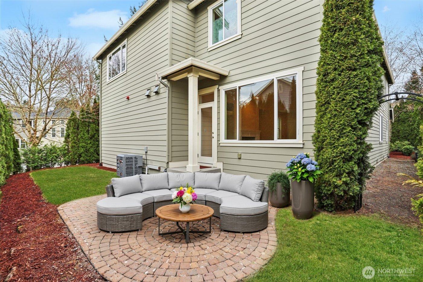 18200 NE 110th Street , Redmond, WA 98052