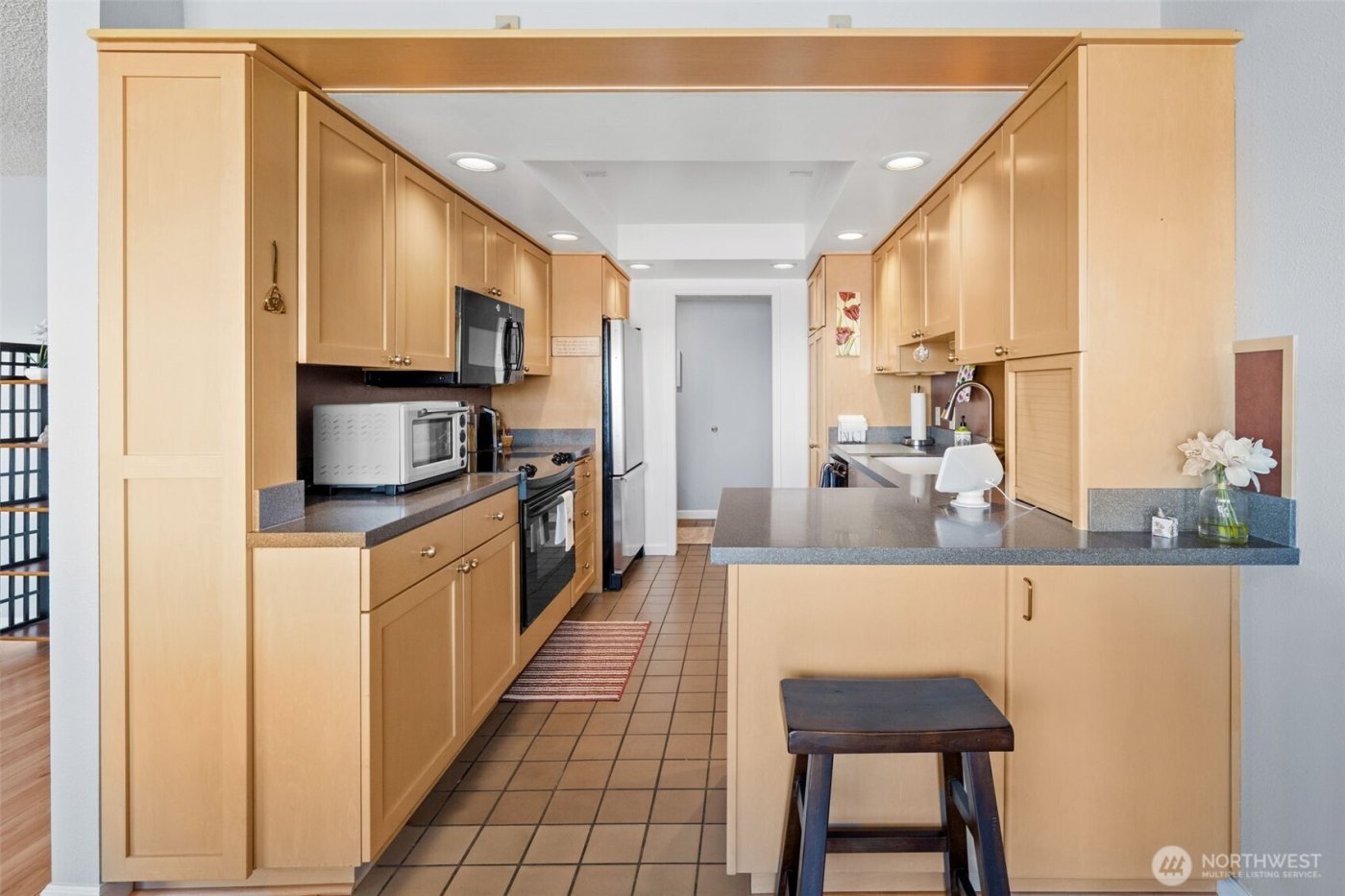 28313 Redondo Way S #102, Des Moines, WA 98198