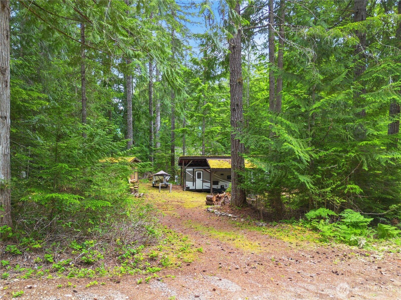 11 N Kitsap Place N, Hoodsport, WA 98548