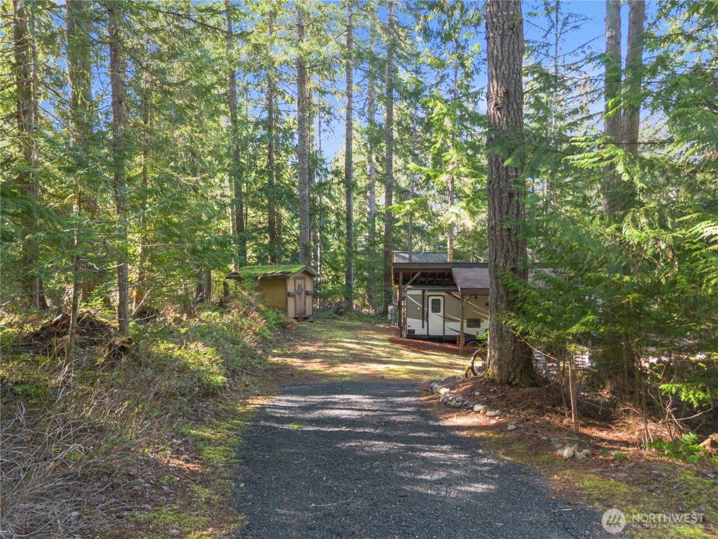 11 N Kitsap Place N, Hoodsport, WA 98548