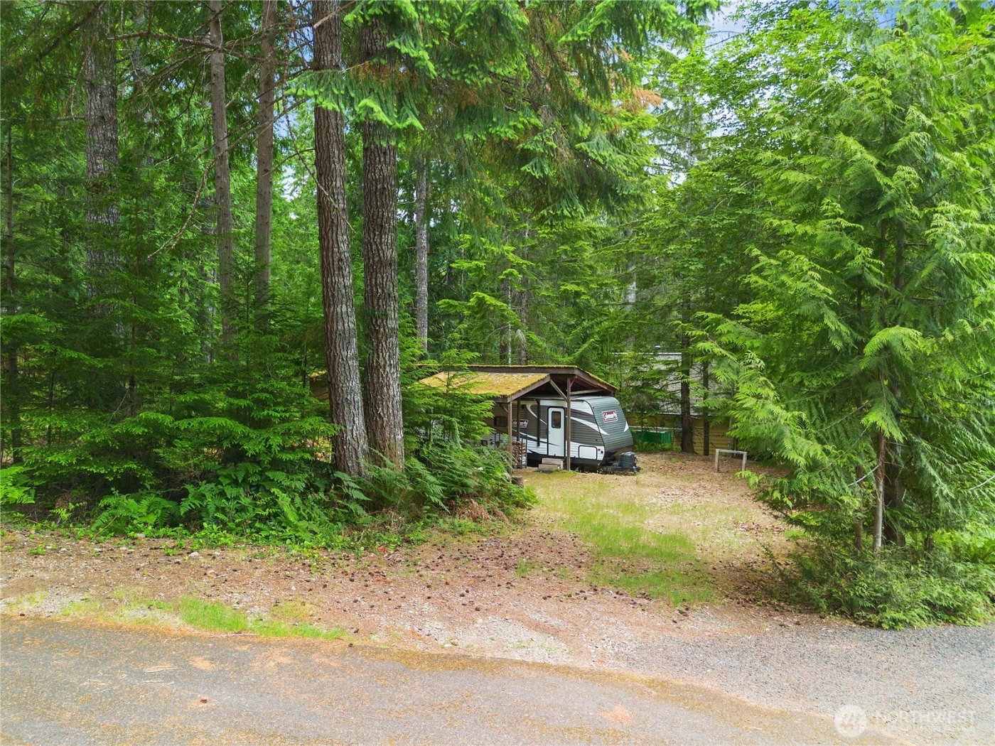 11 N Kitsap Place N, Hoodsport, WA 98548