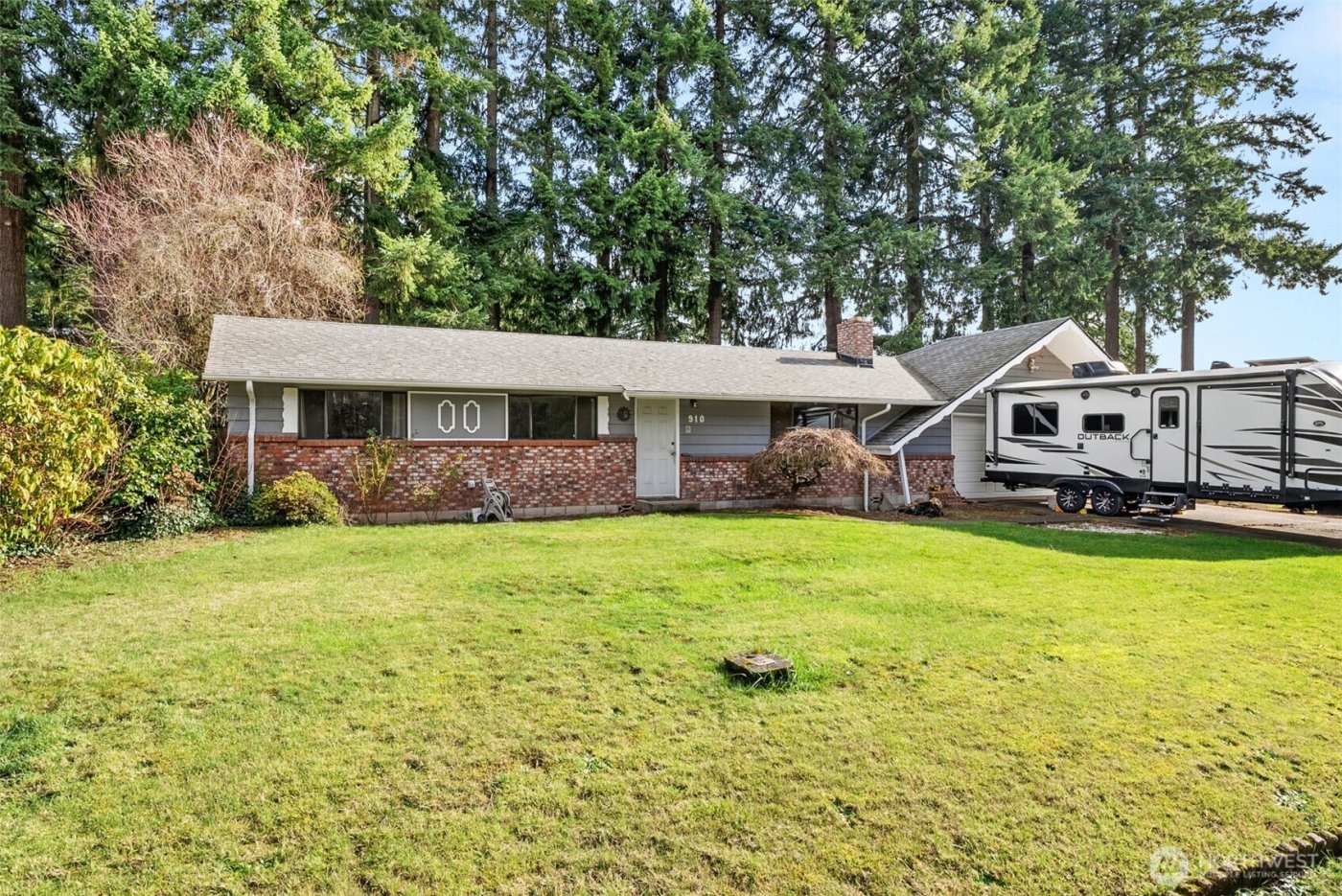 910 Wildwood Avenue NE, Napavine, WA 98532
