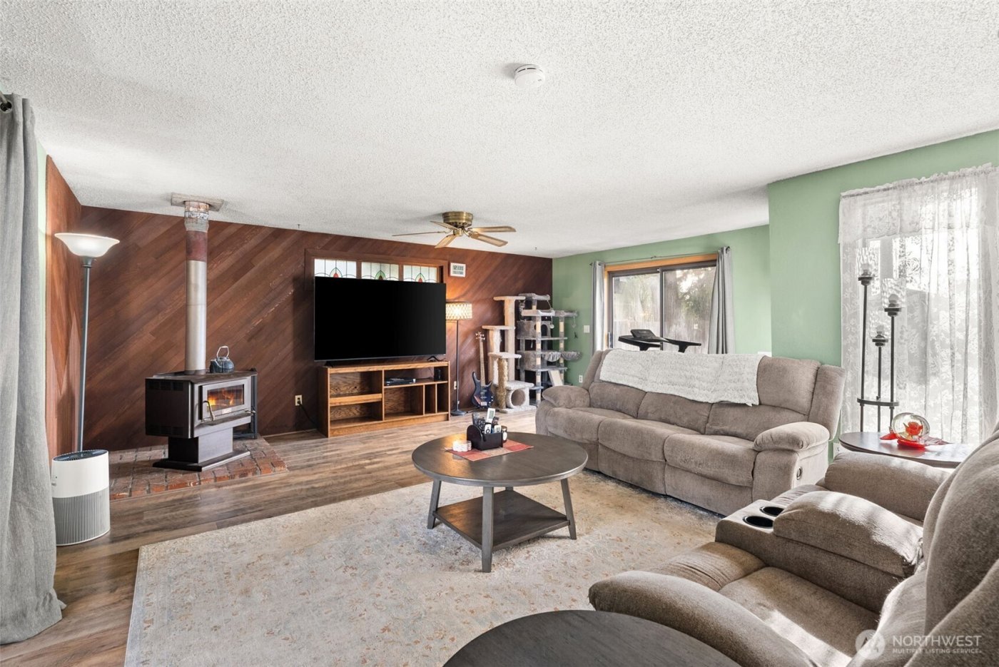 910 Wildwood Avenue NE, Napavine, WA 98532