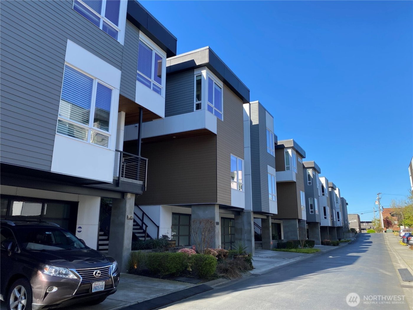 213 4th Court S, Kirkland, WA 98033