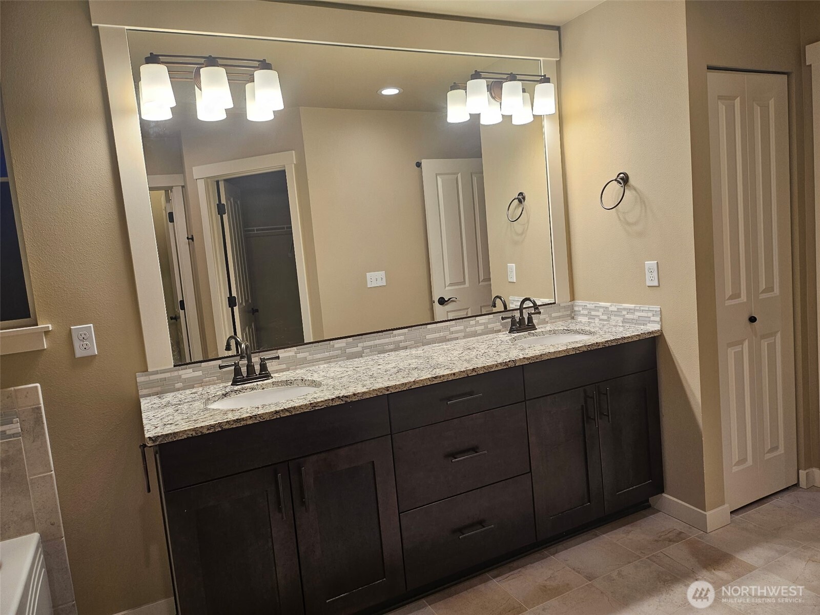 27929 154th Avenue SE, Kent, WA 98042