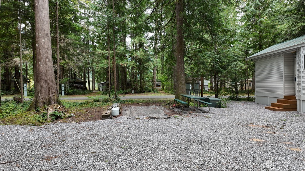 92 Riverside Drive , Deming, WA 98244